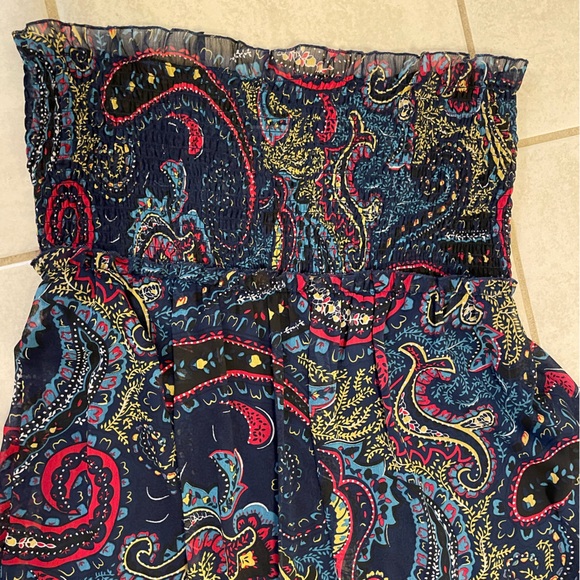Appropriate behavior- maxi dress, blue paisley pattern, size medium - Picture 4 of 6
